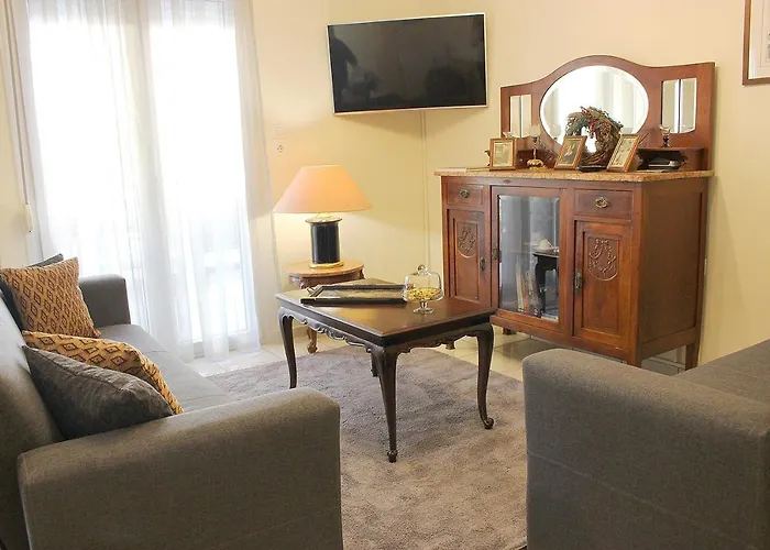 Alkinoos -inspiring Living In Meteora -3bd カランバカ